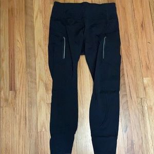 Athleta Rainier leggings size L. Worn once